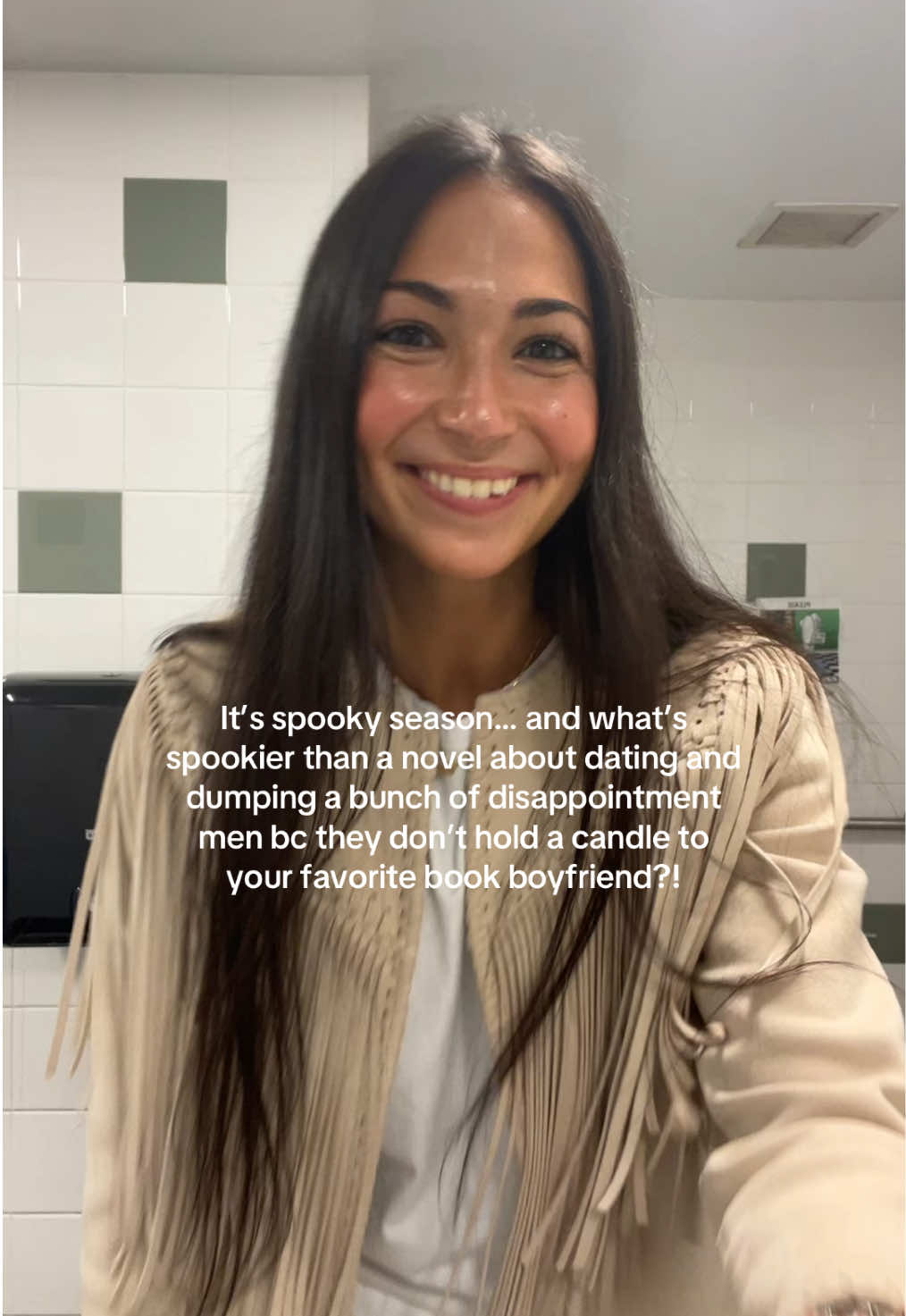 I’m SCARED #BookTok #authortok #spookyreads #fallreads #romancebooktok 