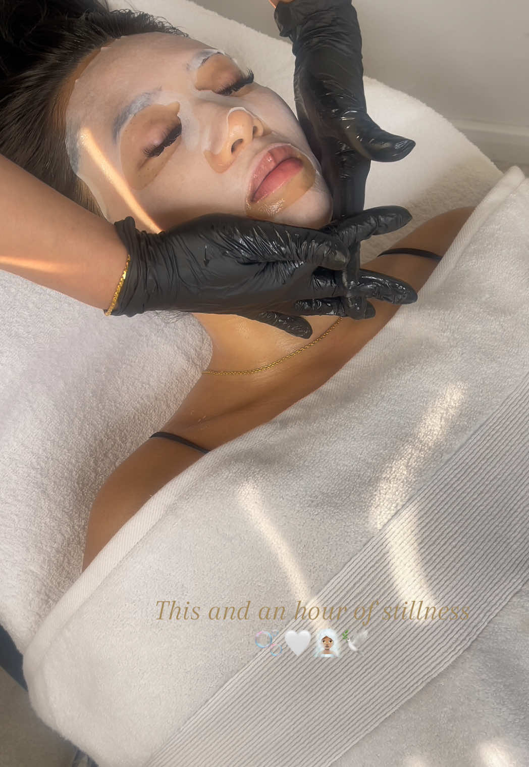 Sometimes you just need to step into stillness, away from all the noise🕊️🧖🏽‍♀️🤍 #facial #facials #leedsfacial #glassskin #hydrofacial 