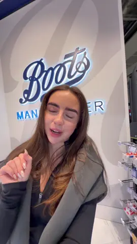 forgotten makeup bag = airport boots shop 🙂‍↕️✨  @Boots UK #fyp #makeup #airport  (I didn’t actually forgot my makeup bag but this is what I would buy at the airport if I did! 🤍) 