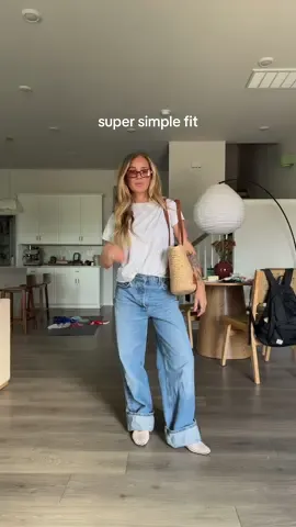 loving today’s fit — the most simple but still feeling chic 