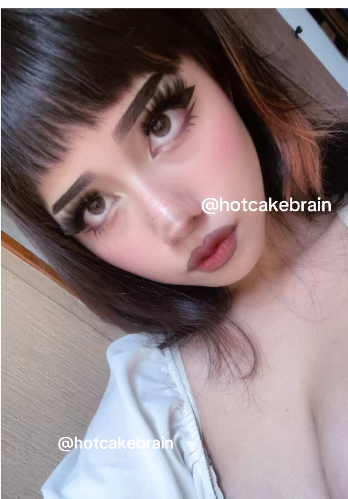 recuerden que esta es mi unica cuenta, @akumadvice es un hombre que roba mi identidad aashjjaj se hace llamar Catalinap.  #Catalinap #akumadvice #catfish  #akumadvice #Catalinap 