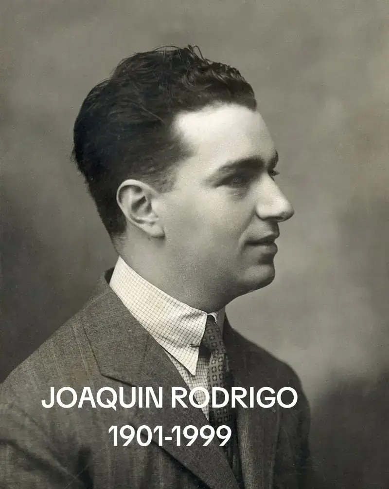 Joaquín Rodrigo s-a născut pe 22 noiembrie 1901 în orașul Sagunt, situat în provincia Valencia, Spania, într-o familie profund legată de tradițiile și cultura spaniolă.. Încă din copilărie, a fost înconjurat de muzică și artă, mediul familial i-a insuflat dragostea pentru frumos și creativitate. De la o vârstă fragedă, Joaquín și-a arătat interesul pentru pian și compoziție, iar părinții l-au susținut să urmeze studiile muzicale, chiar dacă în acea perioadă accesul la o educație muzicală avansată nu era facil. Anii copilăriei sale au fost marcați de o curiozitate vie și o dorință profundă de a înțelege și a simți muzica dincolo de notele scrise pe portativ. La vârsta de trei ani, în urma unei epidemii de difterie care a ucis mai mulți copii din localitatea natală, a orbit parțial, iar ulterior în 1933 a orbit complet. Această lovitură a fost greu de acceptat, dar spiritul său nu s-a lăsat doborât, din contră, pierderea vederii i-a adâncit percepția asupra muzicii, obligându-l să o trăiască și să o creeze cu o sensibilitate aparte, accesând o lume a sunetelor și emoțiilor care depășea cu mult limitele simțurilor obișnuite, transformându-l într-un compozitor capabil să exprime emoții profunde, dincolo de orice barieră senzorială. În ciuda acestui obstacol, Rodrigo și-a continuat studiile muzicale la Conservatorul din Madrid, perfecționându-se în pian și compoziție. Studenția a fost o perioadă de mare efervescență intelectuală, în care și-a modelat un stil propriu, puternic influențat de folclorul spaniol și de marile tradiții clasice. Această etapă a pregătit terenul pentru ceea ce avea să devină una dintre cele mai impresionante cariere ale secolului XX în muzica clasică. Copilăria și adolescența lui Joaquín Rodrigo nu au fost doar despre descoperirea și formarea unui talent excepțional, ci și despre curajul și tăria de a înfrunta o viață cu o dizabilitate severă, dar care nu l-au împiedicat să devină un geniu al muzicii. Fiecare compoziție a sa poartă în sine amprenta acestei lupte interioare, a unei sensibilități profunde și a unei iubiri nemărginite pentru muzică și viață. Copiii din inima lui Rodrigo – suferința care a născut Adagio-ul din „Concierto de Aranjuez” Joaquín Rodrigo a fost căsătorit cu Victoria Kamhi, o pianistă talentată de origine turcă, care i-a fost alături o viață întreagă ca parteneră, sprijin și confidentă. Cei doi au avut o singură fiică, Cecilia Rodrigo, care a moștenit nu doar sensibilitatea părinților, ci și misiunea de a le păstra vie amintirea și moștenirea artistică. Viața lor a fost însă marcată și de o rană profundă: pierderea unei sarcini. Victoria a mărturisit mai târziu că Adagio-ul din „Concierto de Aranjuez” a fost inspirat de această suferință mută și grea. Rodrigo, înzestrat cu o delicatețe rară, a transformat durerea în artă pură. Adagio-ul reflectă nu doar doliu și tăcere, ci și speranță, iubire și acea luptă interioară care nu se poate rosti. Este mai mult decât o lucrare muzicală, este inima unui tată care a simțit durerea pierderii și a pus în sunet ceea ce cuvintele n-ar fi putut spune vreodată. Este tăcerea dintre două respirații și durerea îmbrăcată în armonii, iar sensibilitatea lui a înveșmântat durerea în frumusețe. Este o lucrare care atinge inima, pentru că vine dintr-o inimă sfâșiată. Cea mai faimoasă și îndrăgită lucrare a lui rămâne „Concierto de Aranjuez”, compusă în 1939. Partea cea mai cunoscută și iubită a concertului este Adagio-ul, o mișcare lentă, plină de melancolie și emoție pură, care pare să vorbească direct sufletului. Joaquín Rodrigo a murit la 6 iulie 1999, la vârsta de 97 de ani, în Madrid. A fost înmormântat alături de soția sa, Victoria, iar moștenirea sa muzicală trăiește și azi, în fiecare notă care atinge inima și în fiecare tăcere care spune mai mult decât cuvintele. „Muzica vorbește acolo unde cuvintele tac.” #fyp #conciertodearanjuez #joaquinrodrigo #adagio #viral 