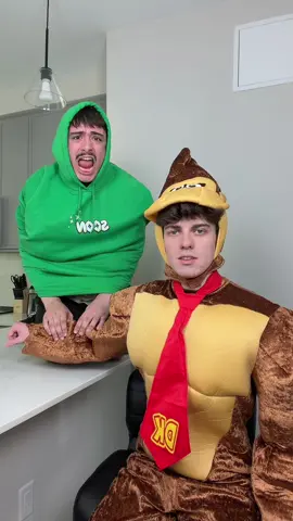 DK & Squawks 🦧🦜 #donkeykong #okcron #andy 