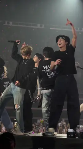 251005 paranormal love~  #enhypen #엔하이픈 #walktheline_in_singapore #jungwon #정원 