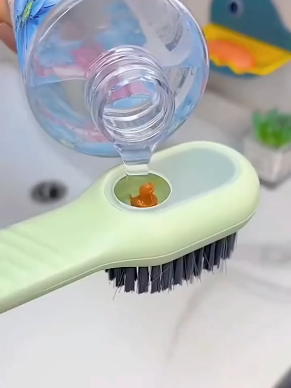 Chega de sujeira e bagunça na hora de limpar os sapatos! Apresentamos a Escova Limpa Sapato com Dispenser e Reservatório, a revolução na sua rotina de cuidados. De R$ 21,00 💰 *Por R$ 10,00* 😱 🛒 Compre agora 👉 https://s.shopee.com.br/50QDBcGLnF ⚠️ Promoção sujeita à alteração de preço e estoque do site