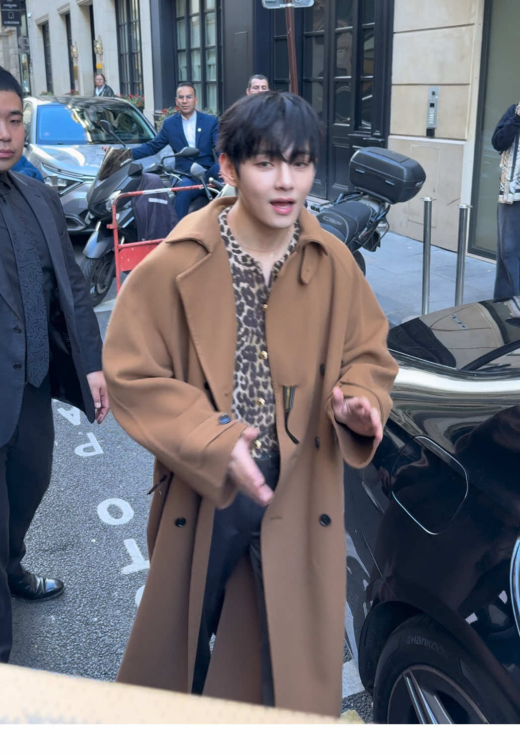 #taehyung leaves the Céline store #bts #v 
