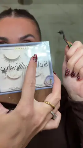 You see these in every video so here’s your PSA to get them on sale for Amazon Prime Day!! @velourbeauty #primeday #makeuphacks #velourpartner 