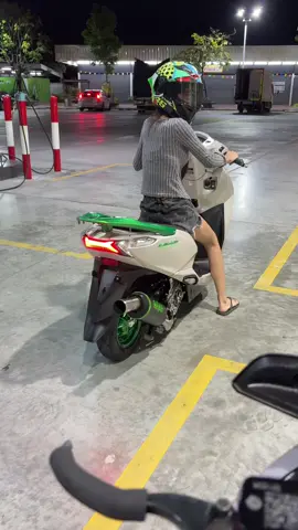 กลับมาหล่อเเล้ว💚#หลีดดิว่ะ #ช่างมงชลบุรี #ท่อกู่มหาชัย #fyp #อย่าปิดการมองเห็น 