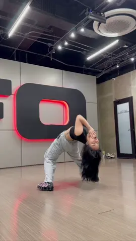 Pougie choreography by coach @Travist Silva! Such a vibe 🦋  #fyp #fulloutstudios #dance 
