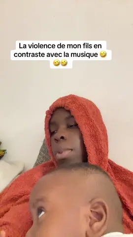 Ça commençait bien pourtant #chant #strange #mamanchanteuse #monfilsquimefrappe🤣 