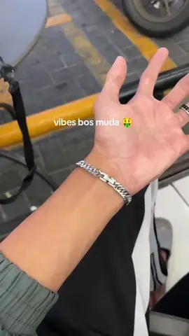 gelang titanium pria dan wanita keren simpel  #gelangtitanium#fyp #gelangkekinian 