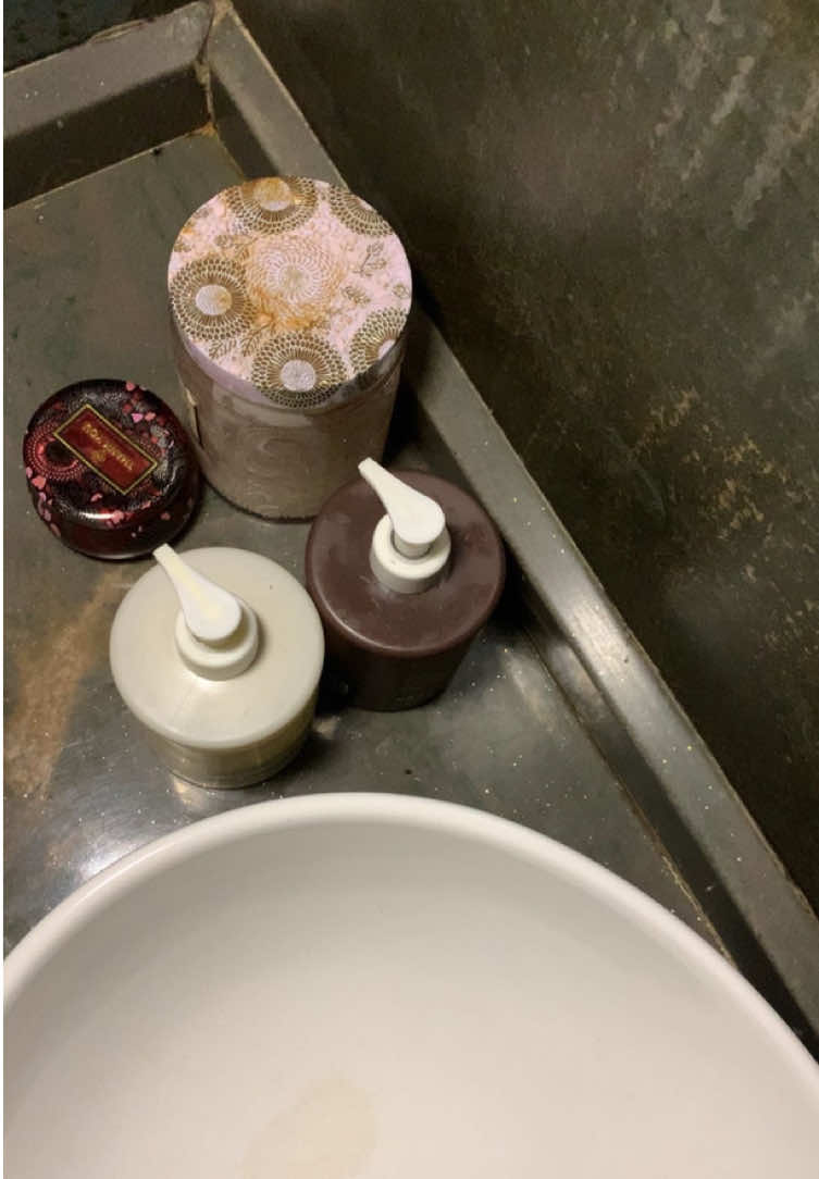 I might just be a silk babe! #whiteoutfit #silkoutfits #twopiece #OOTD #fyp 