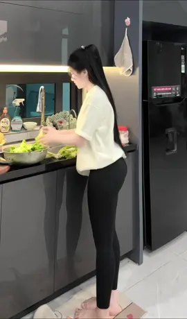 Nữ công gia chánh…