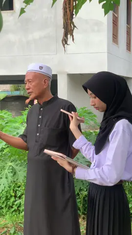 ที่ปรึกษาของโครงการพวกเรา สจ ฮามะ เจะอามะ ก็ได้อาชีพเกษตรให้ผลผลิตแก่ชาวบ้านได้ใช้ประโยชน์จากสวนของตน #โครงการเกษตร #อาชีพเกษตรกร #ฅนกลิ่นเกษตร #สสส #กลุ่มลูกเหรียง 