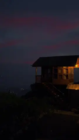 Aku ingin duduk disana