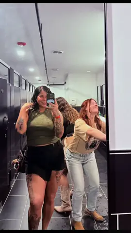 To my bestie @Amanda Coshatt✨  