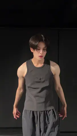 อยากเห็น beat of @CHEERS ครับบ  #BUS_BB #SENDTHEBEATS_CHALLENGE #KHUNPOL 