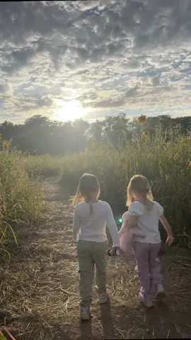 Being a mom really brings that innocent light back 😭🥹 #eldestdaughter #tloasg #taylorswift #momtok #twins 