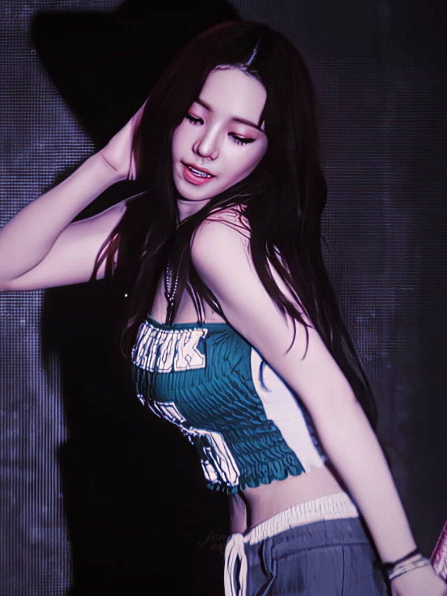 need her like the city needs batman every damn night ib/rm : @ʀɪɴᴀ 𐦍༘⋆ || saw enha  cc : me #karina #karinaaespa #aespakarina #yujimin #karinaedit #aespa #aespaedit #kpop #kpopedits #ae #aftereffects #jenssify @aespa official 