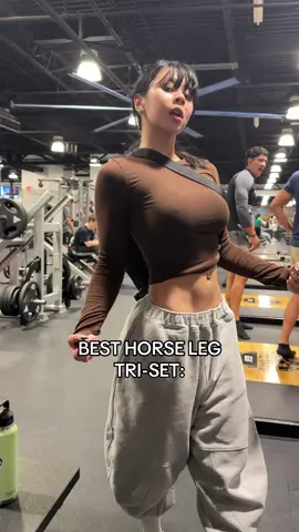 3 exercises in one.. 3 sets of this and you’ll be done with your leg day #GymTok #legday #gymgirl #gymreels