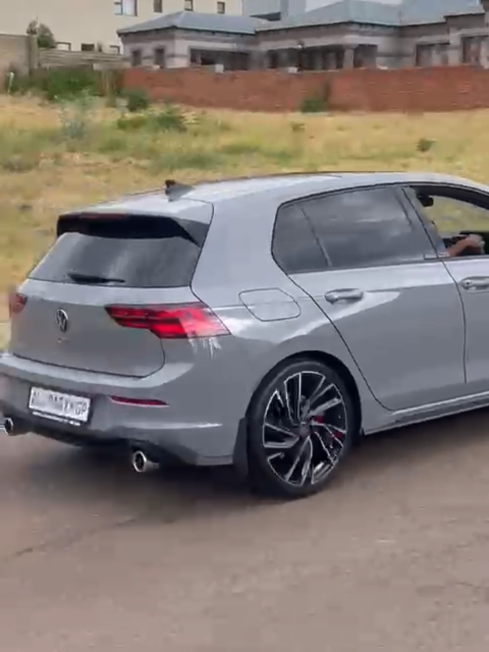 hello to you too GTI 🎱🙇🏽‍♂️!! #sama28 #golf #carsofsouthafrica #fypage  #volkswagen
