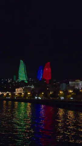 Bəzən susmaq, “mən yaxşıyam” deməkdən daha çox ağrıdır... Çünki bilirsən, deyəcəklərin heç kimi maraqlandırmayacaq. Hamı “keçər” deyəcək, amma sən bilirsən, keçmir... Keçmir, çünki hər şeyin içində bir parça qalıb sənin parça. Gecələr sükutla danışırsan, amma səni yalnız divarlar dinləyir. Bir vaxtlar səni anlayan gözlər indi yad baxır, bir vaxtlar səni güldürən səs indi yad birinə “can” deyir. Sən isə susursan... Çünki danışsan, qırılacaqlar danışmasan, sən qırılırsan. İnsan bəzən o qədər yığılır ki, bir “necə­sən?” kəlməsi belə göz yaşına çevrilir. Və sən o anda anlayırsan ki, susmaq qorxaqlıq deyil artıq danışmağa dəyər heç kim qalmayıb. Susursan... Amma içində qışqıran bir səs var: “mən yaxşı deyiləm...” Heç vaxt da olmayacam... #mrdbshv 
