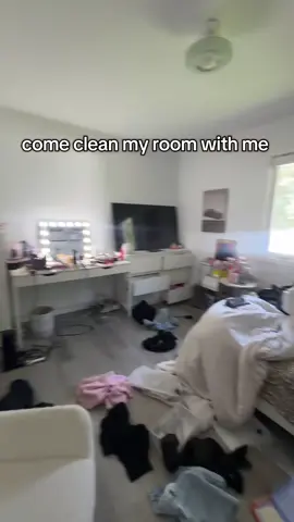 #CleanTok #cleaning #messyroom #aesthetic #aestheticbedroom 