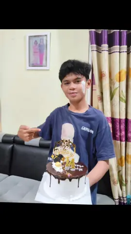selamat ultah Abang Gio ke 14.. Tuhan Yesus memberkati slalu. amin