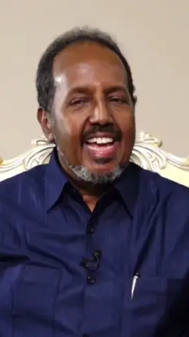 Waxaan arkay dad buunbuuninaya in Duqa oo Walaalkey