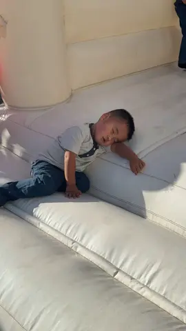 My Gordo, such a great actor!! 😂 #actress #sleeping #momlife #humor 