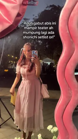 Dipuji terus aku salting setahun… padahal akunya aja lagi bengong kagumin kecantikan mereka dari deket. Kebetulan mampir teater karena #PertaruhanCintaJKT48 doang niatnyaaa 🥺