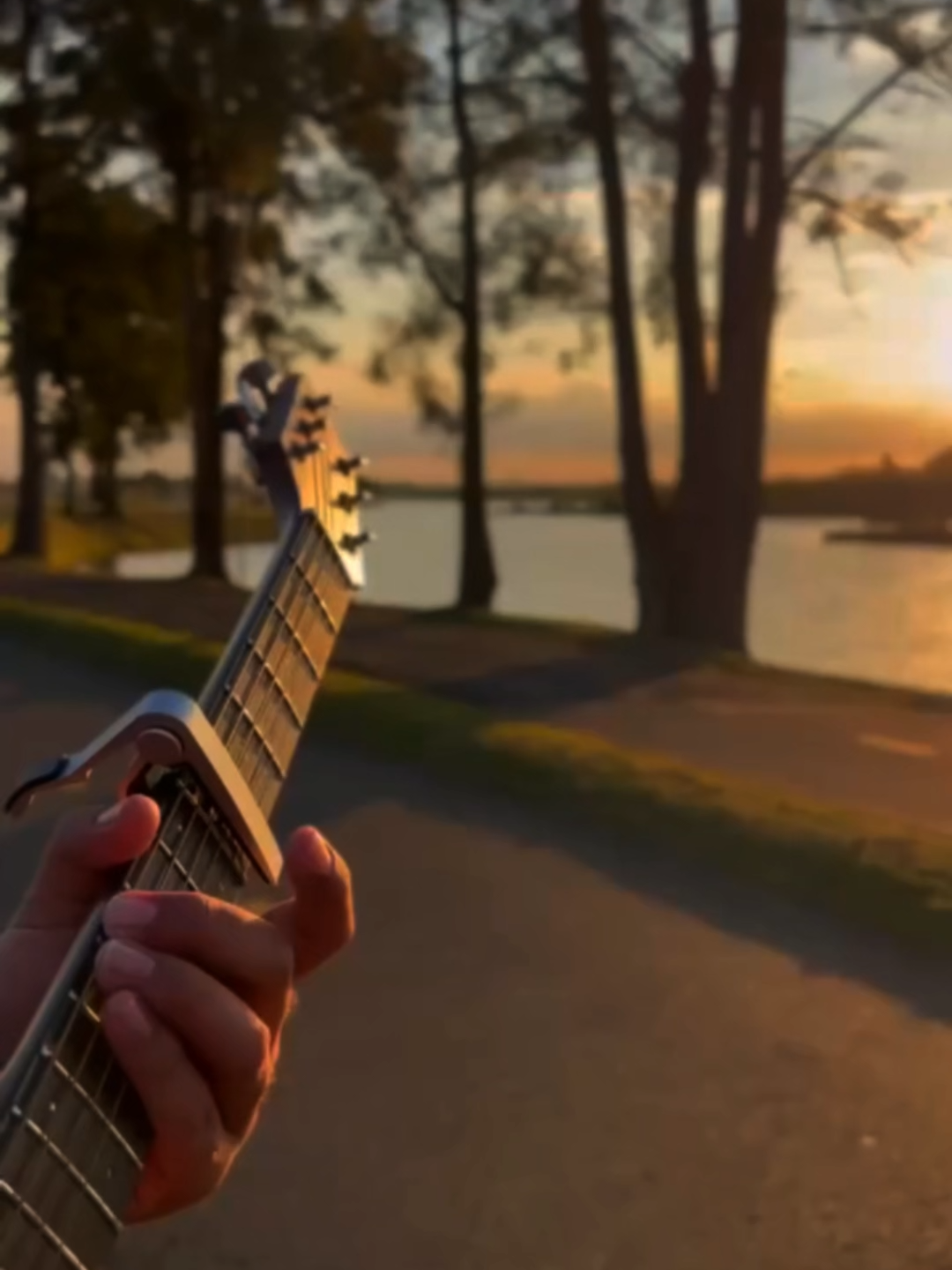 Ele habita no louvor!🎶👑 #gospeltabs #tabs #louvor #cover #gospel #Deus