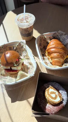 perfect sunday morning brunch spot @The Salty Donut in 12 South, Nashville 🤎☕️🌞  #thesaltydonut #nashville #12southnashville #nashvillefoodie #nashvillelocal 