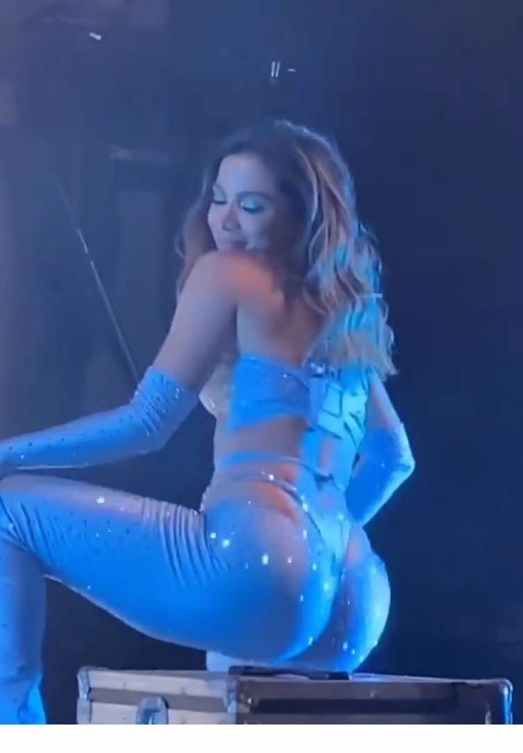 Si ya causa revuelo en sus conciertos, imaginemos los ensayos de Anitta en 2026 #anitta 
