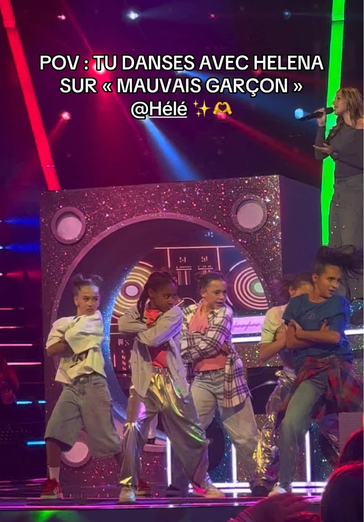 Ils sont vraiment fort ces minis danseurs ! Ils m’ont impressionée hier. Vous aimeriez vois des vidéos Backstage ??? #thevoicekids #helena #mauvaisgarcon #danseurs #enfant 