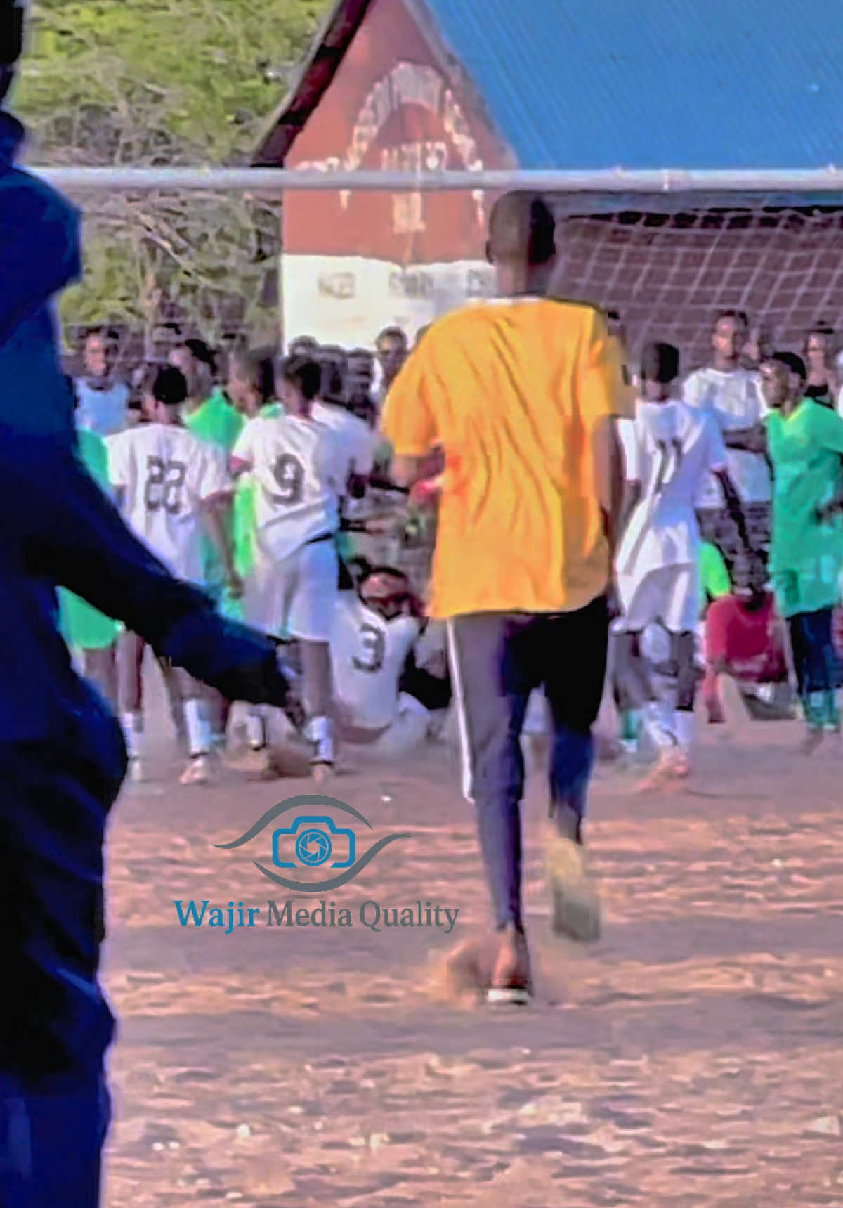 ⚽ Message to All Footballers & Citizens of Wajir 🇰🇪 Football is about respect, not fights. Let’s play with love, not anger. Let’s protect our peace, our people, and our name. Wajir has become one of the safest counties in Kenya — a true example of unity and change. 💚 Let’s keep it that way, both on and off the pitch. Play fair. Live peaceful. Stay united. Because together, we make Wajir shine. 🌟 By Feisal Tiger 🐅⚽🇰🇪 📸 Wajir — Peace, Pride, and Power.
