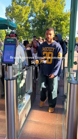 La magie de Disney c’est réel ! 🪄 @Lysma 🥭 #disney #amoureux #couple #outfit
