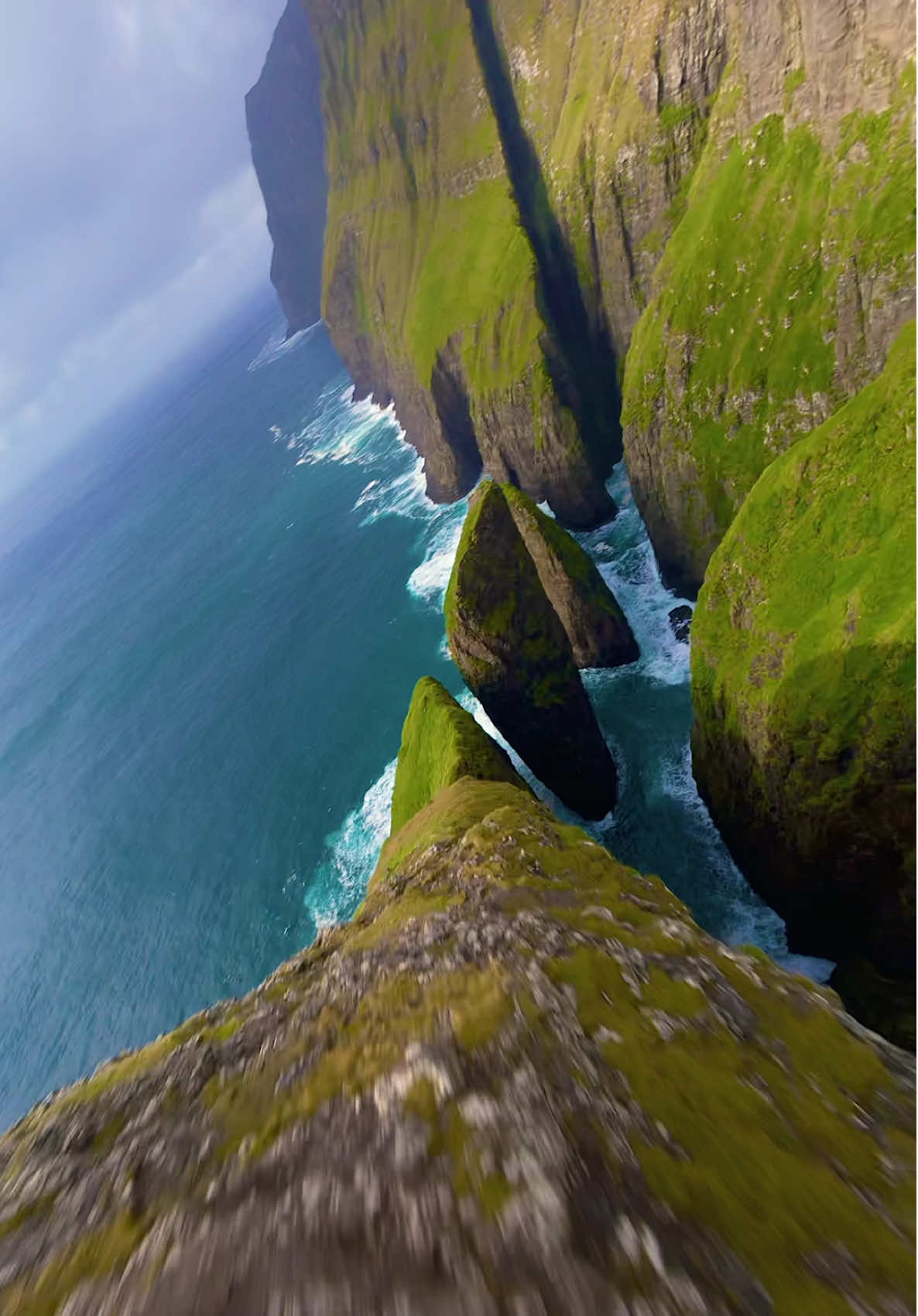 Coleccionando momentos @Iván Merino  #faroeislands #fpv 