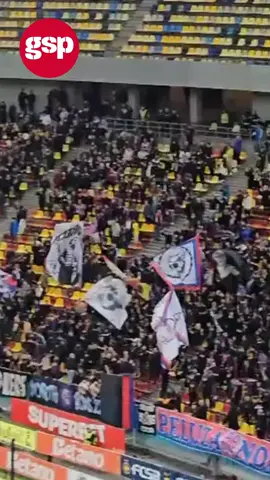 Bucuria roș-albaștrilor după golul marcat de Florin Tănase din penalty #gsp #fcsb #universitateacraiova #superliga #derby #penalty #florintanase ► Abonează-te la canalul nostru 🔔 http://bit.ly/2kP3Ws0  👁‍🗨 Urmărește-ne și pe: ✅ Site - https://www.gsp.ro ✅ Facebook - https://www.facebook.com/GazetaSporturilor/ ✅ Instagram - https://www.instagram.com/gsp.ro/ 💬 Contactează-ne aici: gazeta@gsp.ro 🏆 Gazeta Sporturilor / GSP.ro – cel mai bun site de sport din România
