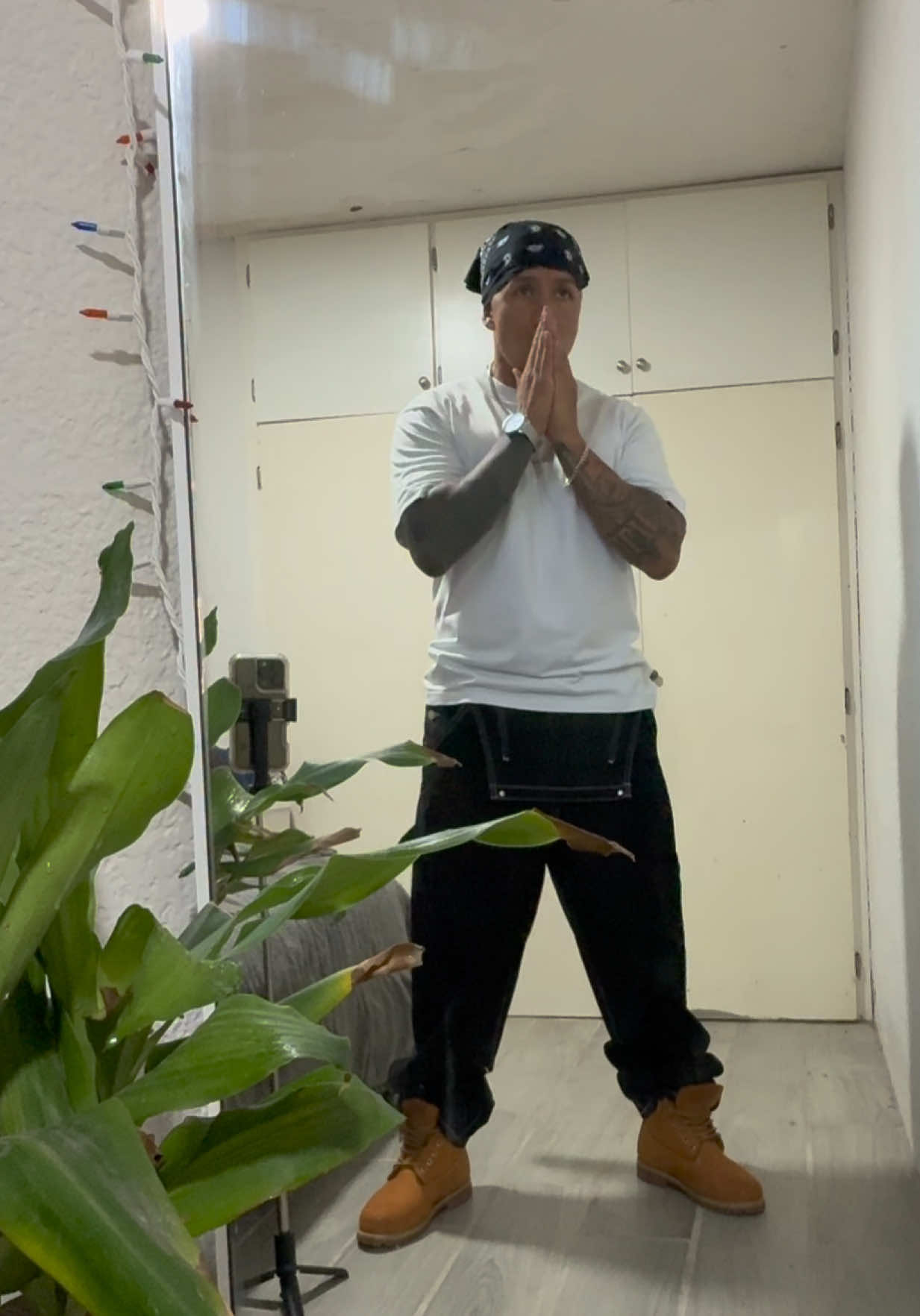 Sunday fitcheck 🌚✨ #90saesthetic #outfit #f #streetwear #tupacshakur 