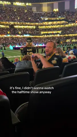 Bark like you want it, I guess  @New Orleans Saints, send HELP or booze 🥃 