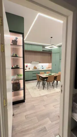 مطبخ بألوان زاهية ✨😌    #مطبخ #مطابخ #اثاث #homedecor #fyp 