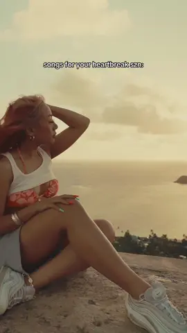 “bottom of the ocean” by kali flower #sadplaylist #heartbreak #poprnb #undiscovered #sadmusic 