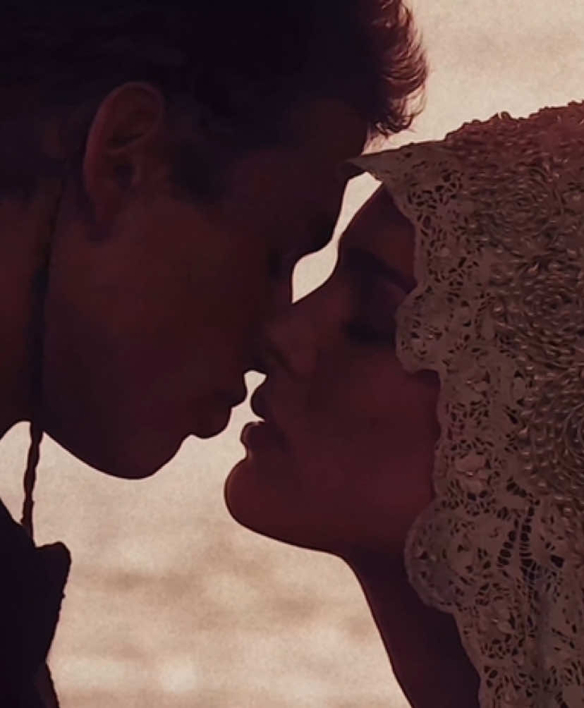 hopelessly devoted. #anakinandpadme#starwars#hopelesslydevotedtoyou#edit#fyp love  ib: @౨ৎ 