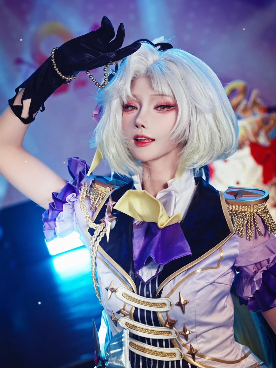 ¡No sigas desplazándote! ¡¡¡Actuación de cosplayer de 