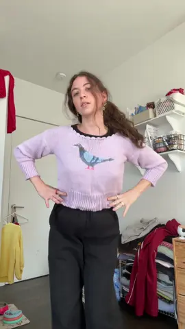 showing u this pigeon sweater is knit