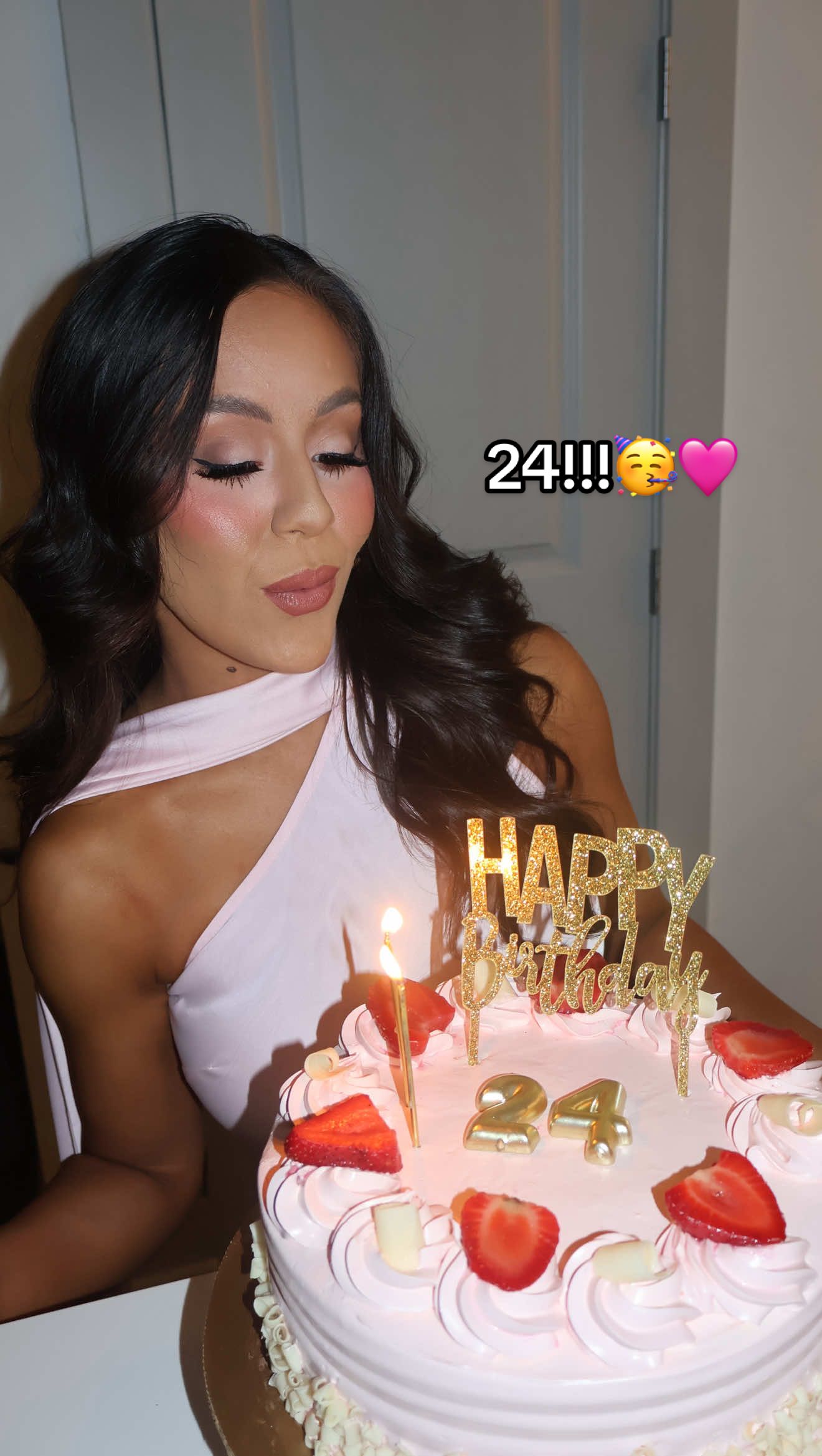 cake n candles🎂🥳🩷 #birthday #blessed #24 #cake #birthdaygirl 