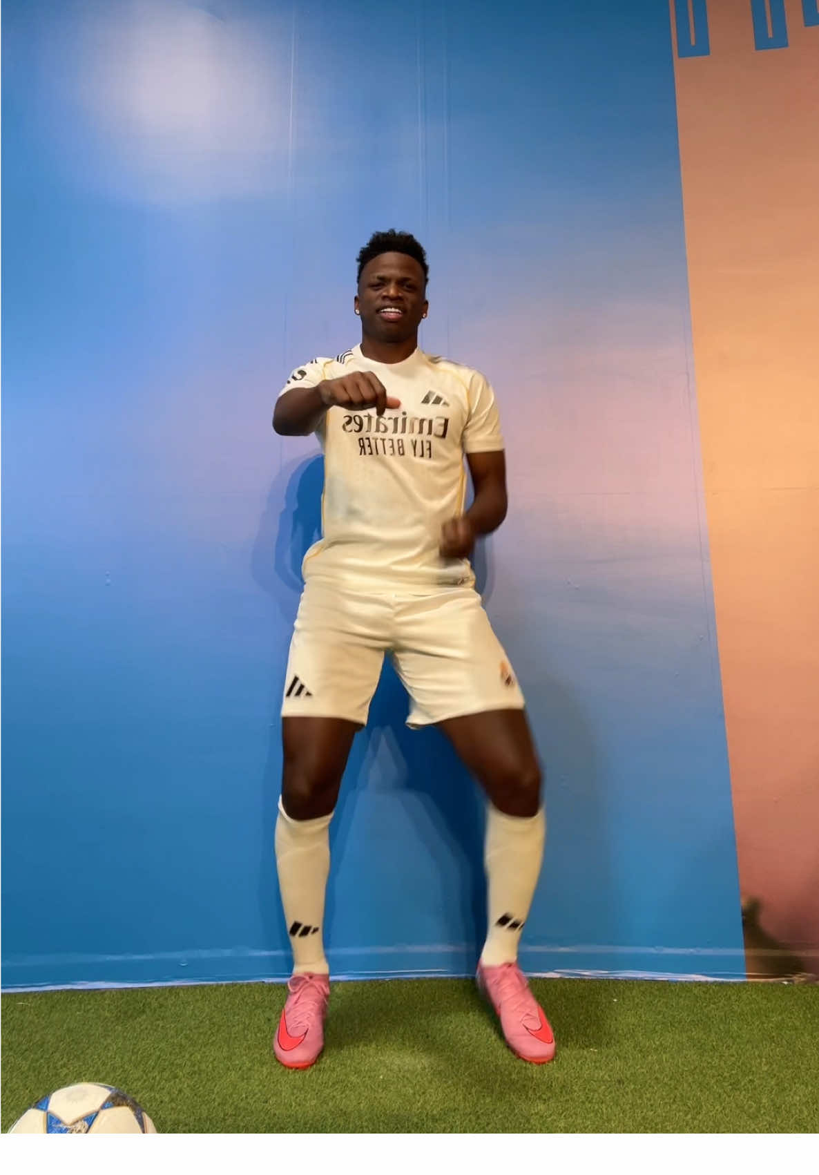 🫡🕺🏾🥱 #baile #mundo #viral #brasil #viraltiktok 