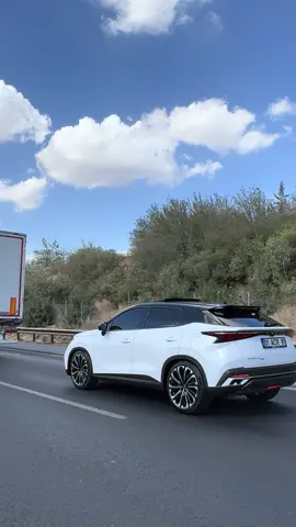 Çok İyisin Bee 🤍 #omoda5 #chery #keşfet 