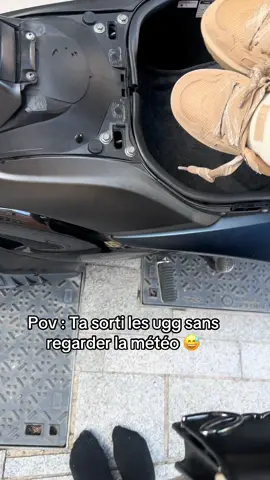 Paris c’est trop aléatoire 🤦🏻‍♀️#bikelife #tmax #yamaha #arai #fyp 